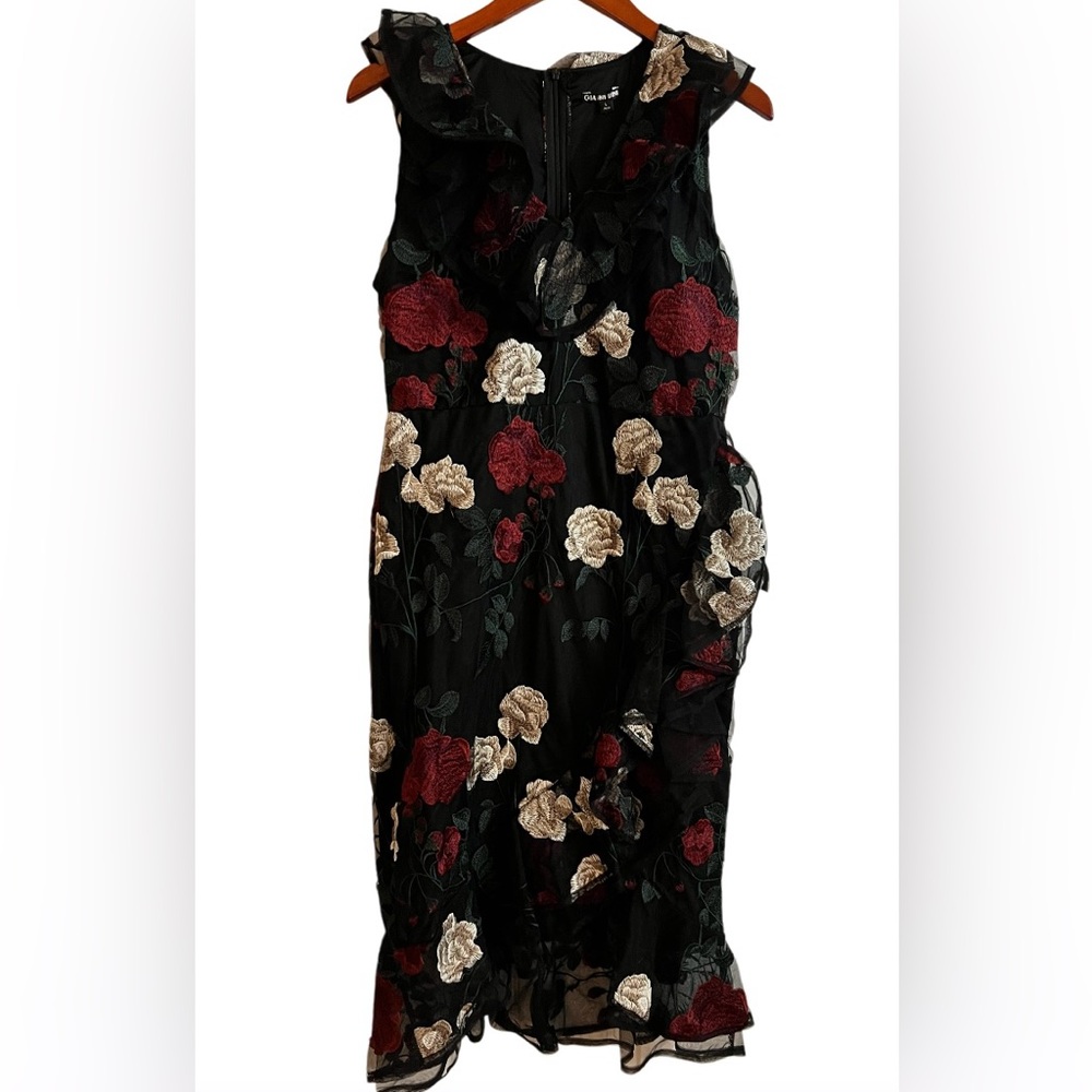 NWT Gianni Bini SZ L Floral Ruffle Dress 43” L, 16” Chest